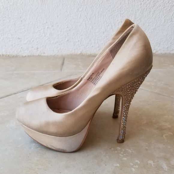 Steve Madden Partyy-R Rhinestone Platform Pump - Picture 3 of 8